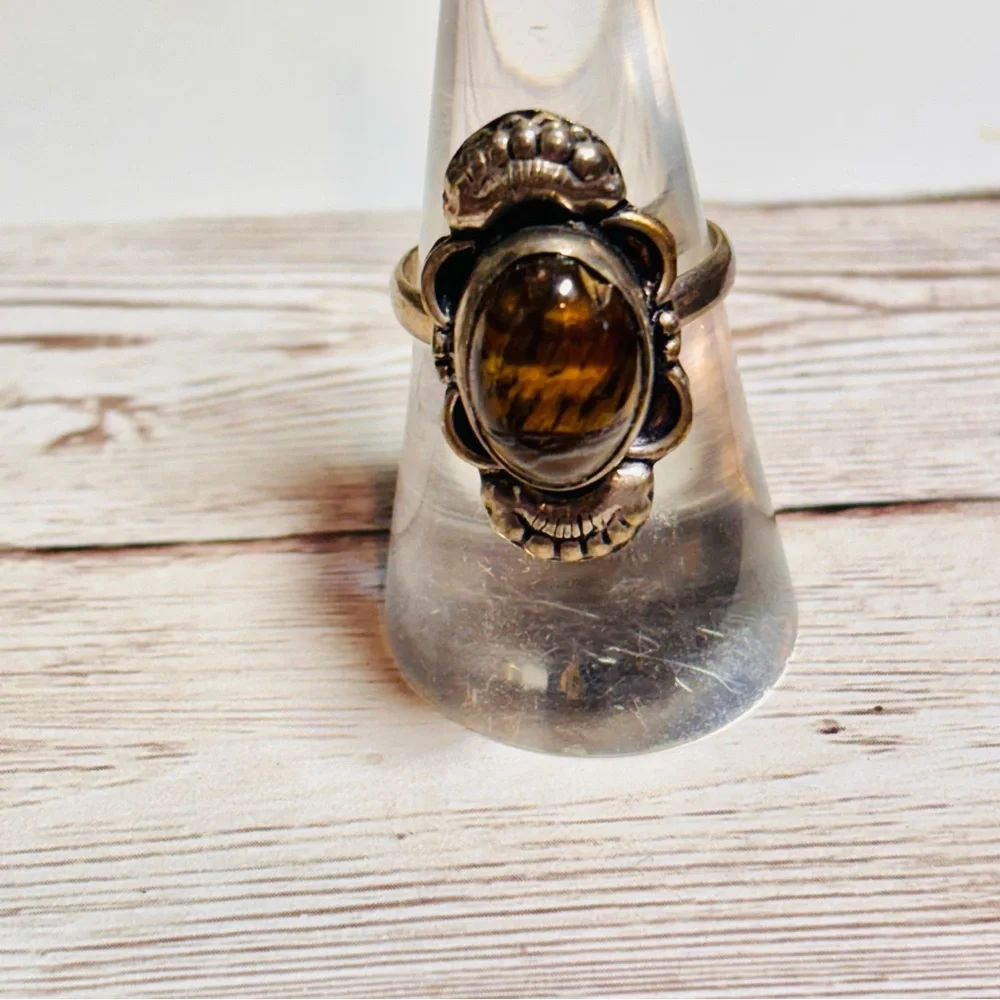 Sterling Silver tiger’s eye Navajo Pattern RingEstate Jewelry